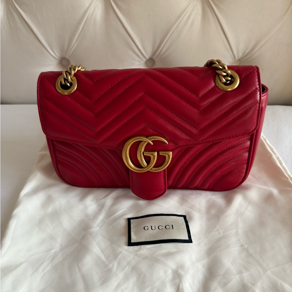 Gucci Marmont Medium Shoulder Bag- Red